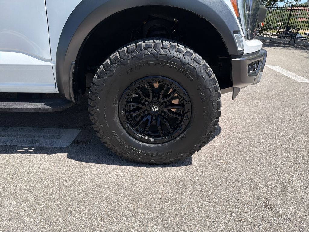 Used 2023 White Ford Raptor image 17