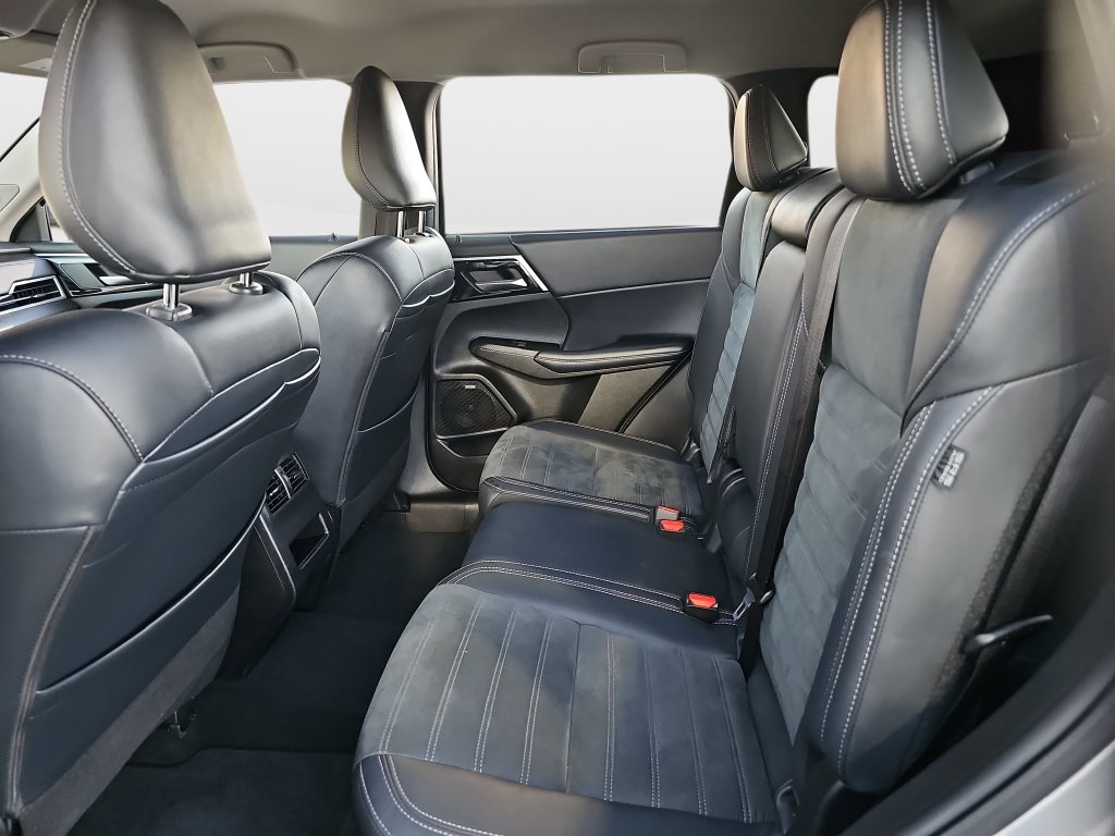Used 2025 Mitsubishi Outlander SUV