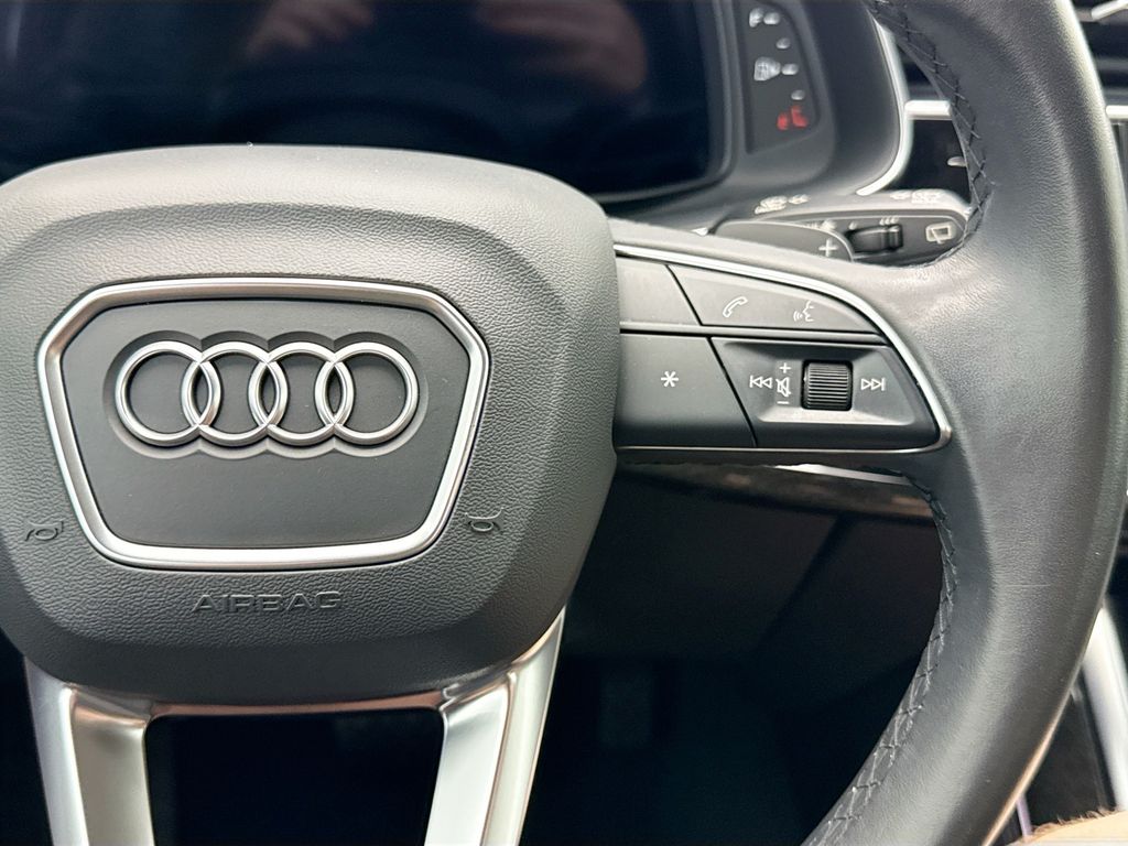 Thumbnail: 2023 Audi Q7 - 12