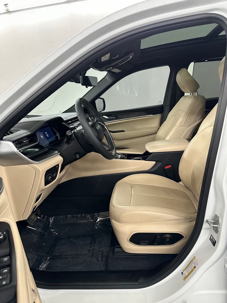 used 2022 Jeep Grand Cherokee car, priced at $25,985