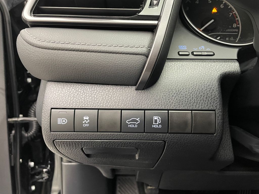 Thumbnail: 2023 Toyota Camry - 20