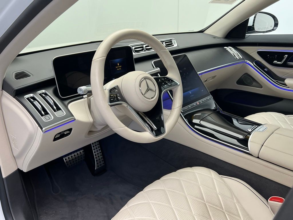 Thumbnail: 2024 Mercedes-Benz S-Class - 4