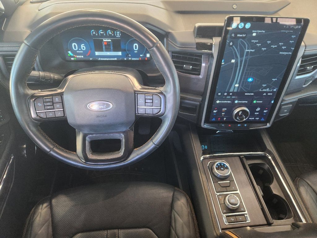 2022 Ford Expedition Platinum 29