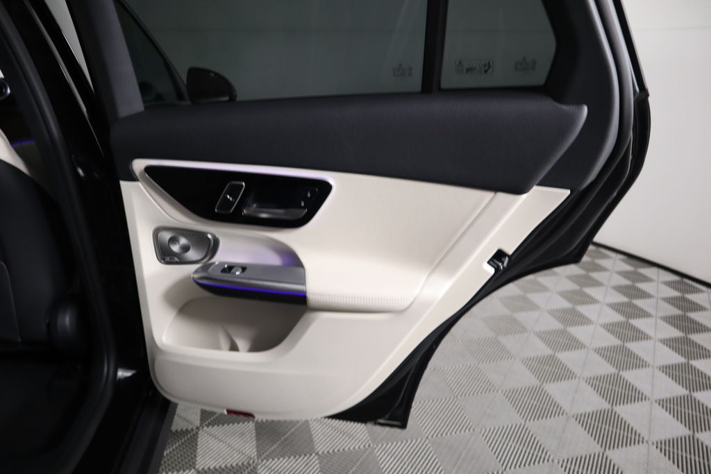 2025 Mercedes-Benz GLC 350 29