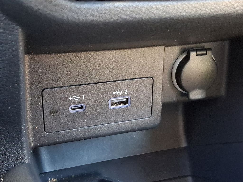 Thumbnail: 2023 Nissan Kicks - 25