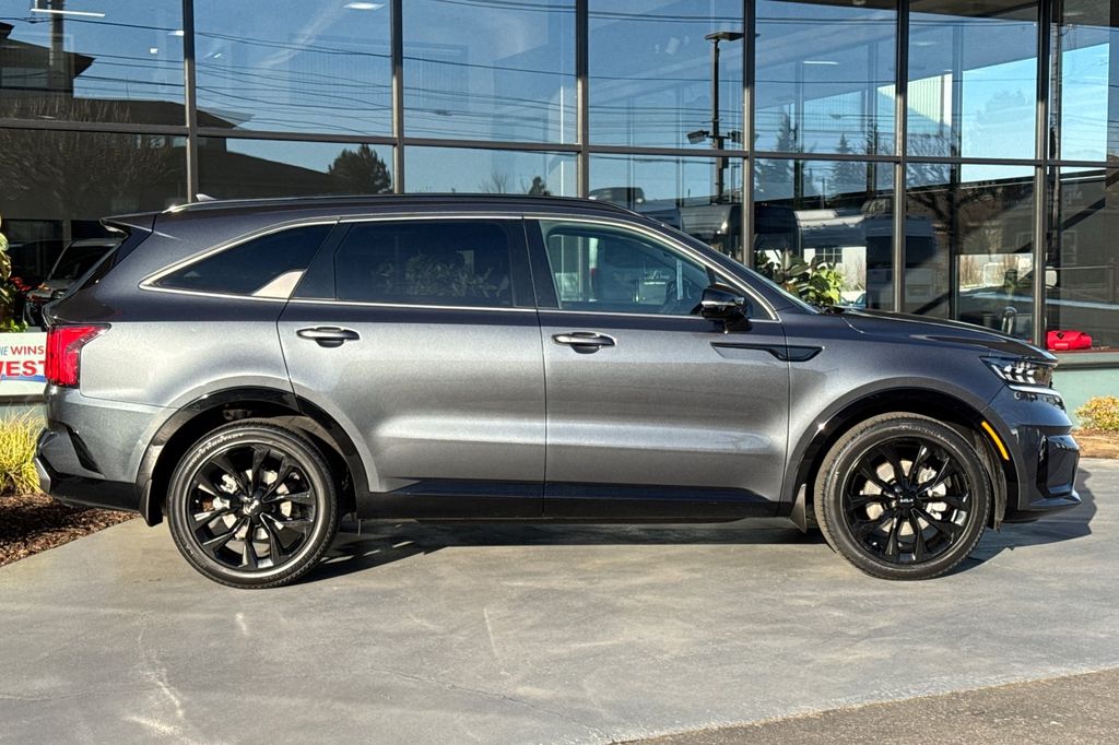 used 2022 Kia Sorento car, priced at $29,914