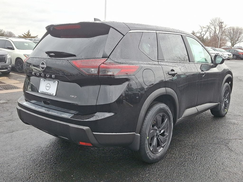 Thumbnail: 2026 Nissan Rogue - 4