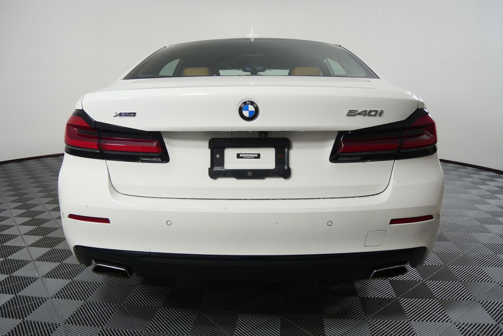 Thumbnail: 2023 BMW 5 Series - 4