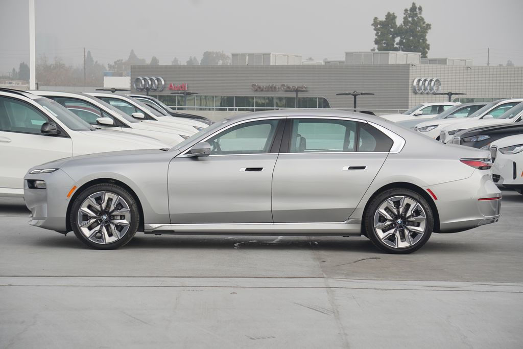 Thumbnail: 2024 BMW i7 - 4