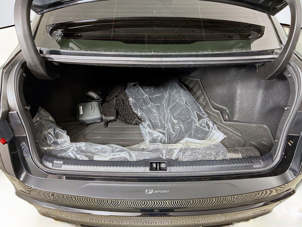 Thumbnail: 2023 Lexus IS - 27