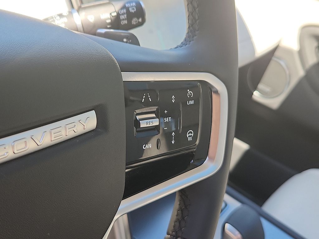 Thumbnail: 2025 Land Rover Discovery Sport - 23