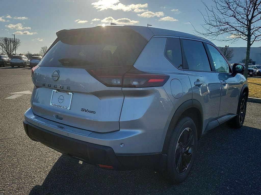 2024 Nissan Rogue SV 4
