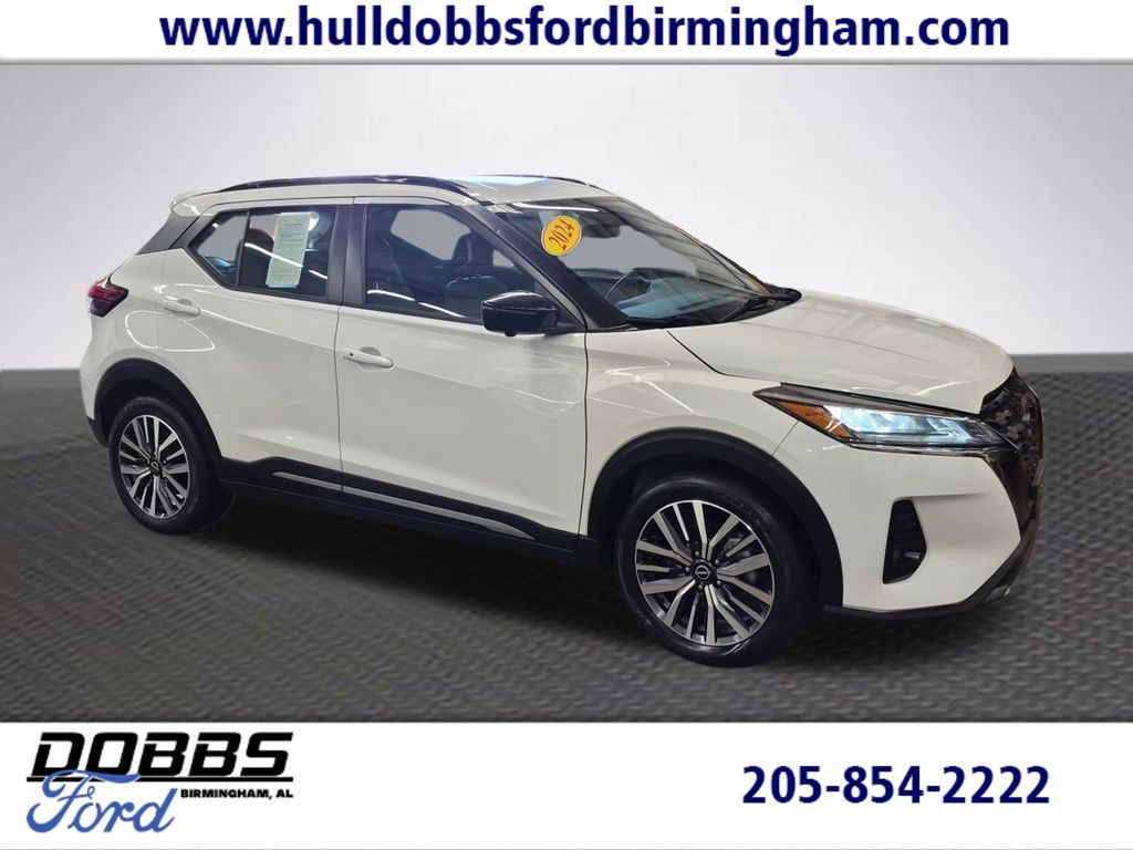  2024 Nissan Kicks SR FWD   