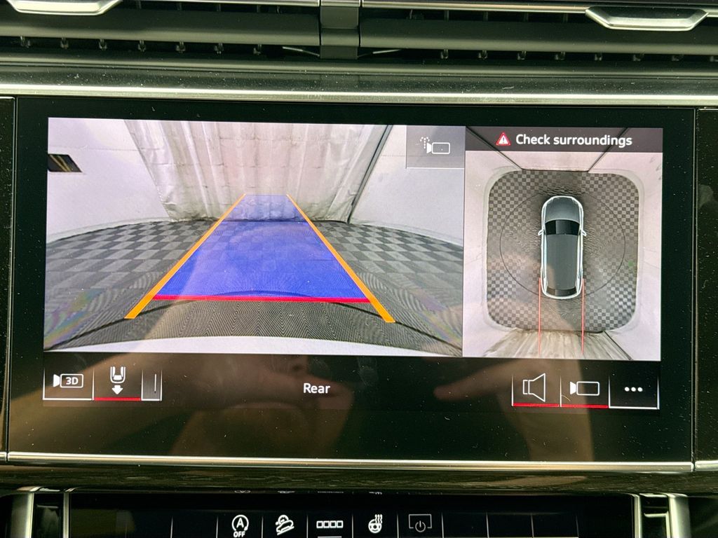 Thumbnail: 2026 Audi Q8 - 15