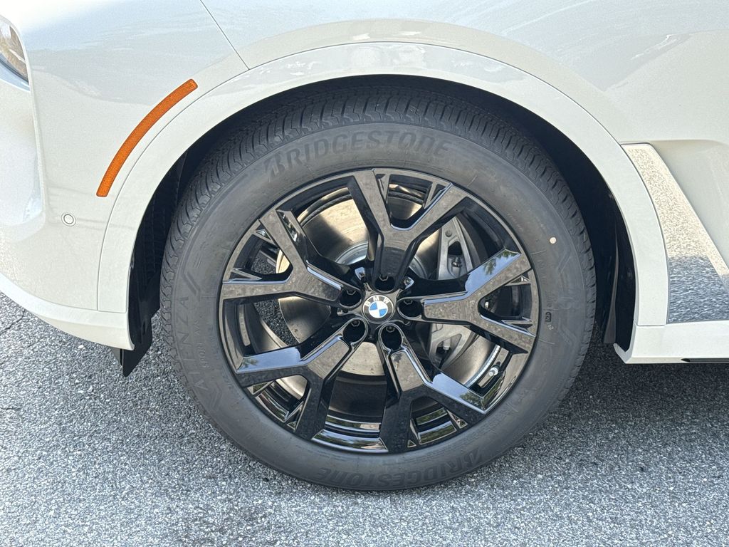 Thumbnail: 2027 BMW X7 - 10
