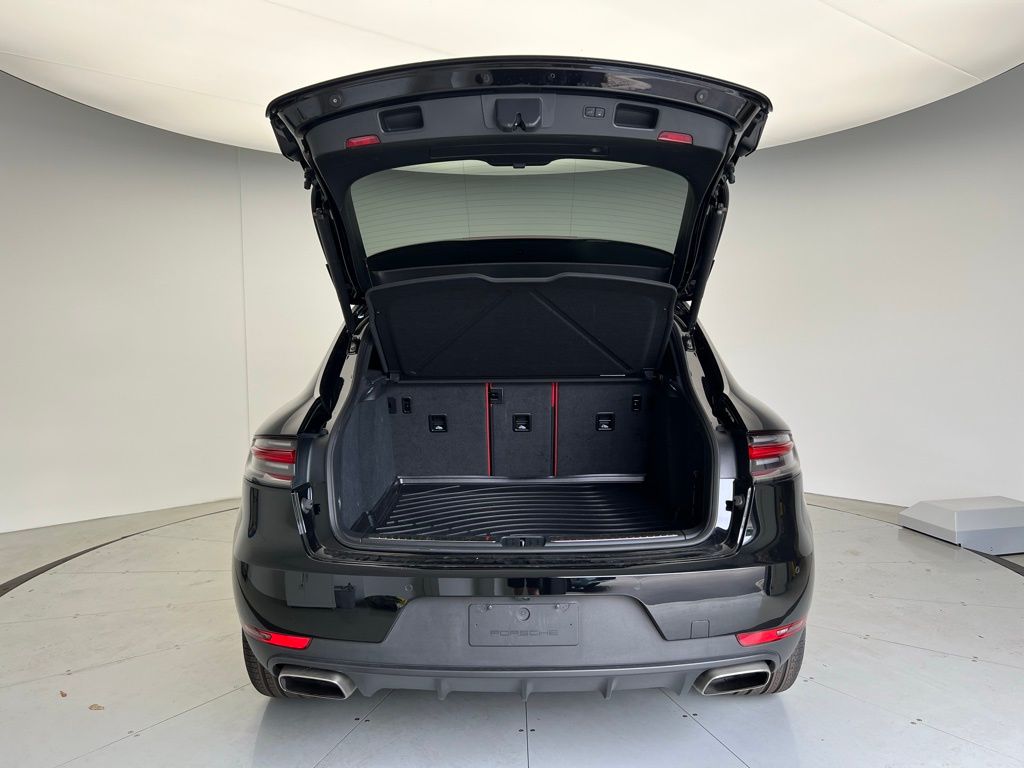 Thumbnail: 2021 Porsche Macan - 20