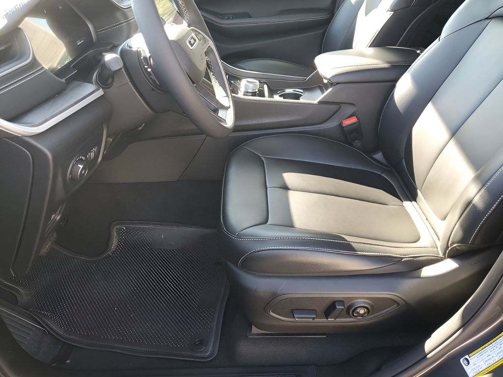 Used Car 2024 Jeep Grand Cherokee  Limited For Sale Under $35,000 In Austin, Texas