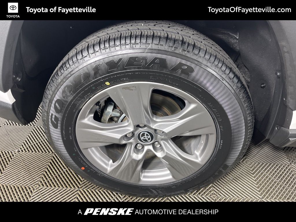 Thumbnail: 2024 Toyota RAV4 - 16