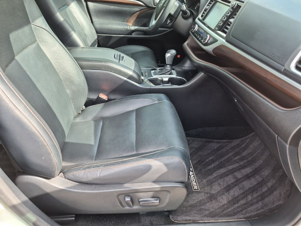 Used Car 2014 Toyota Highlander  Limited For Sale Under $20,000 In Austin, Texas