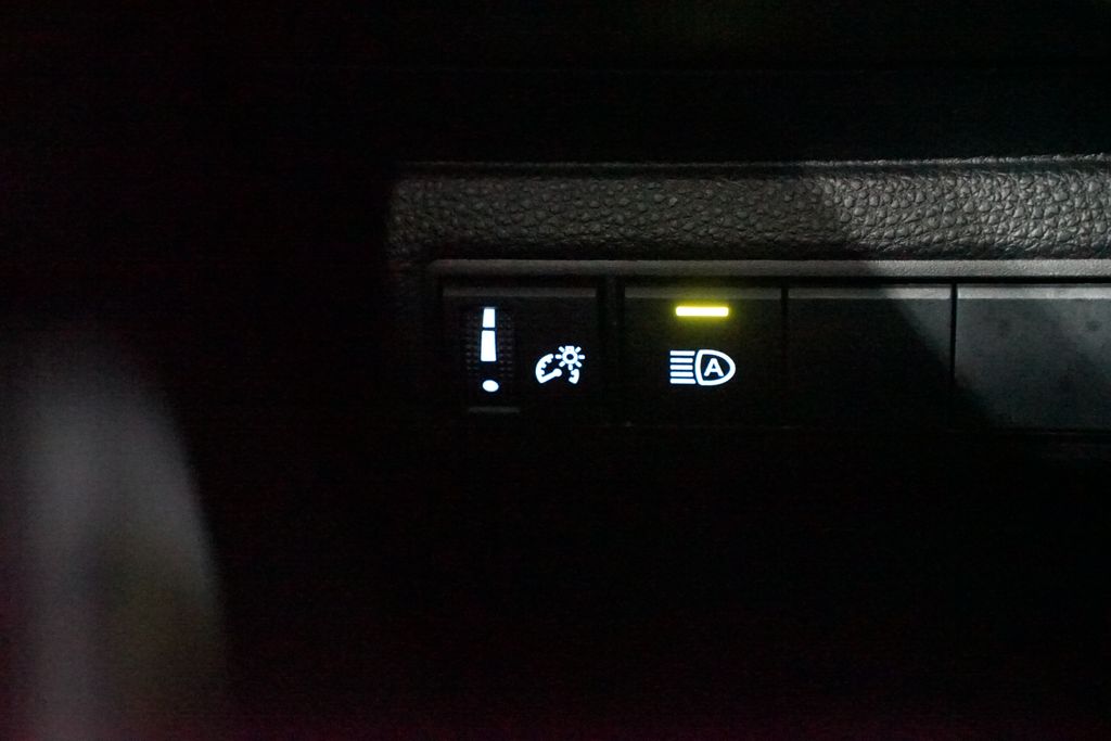 Thumbnail: 2023 Toyota Corolla - 22