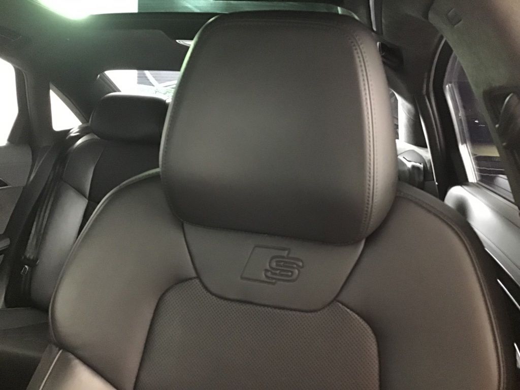 Used 2020 Black Audi 4.0T image 33