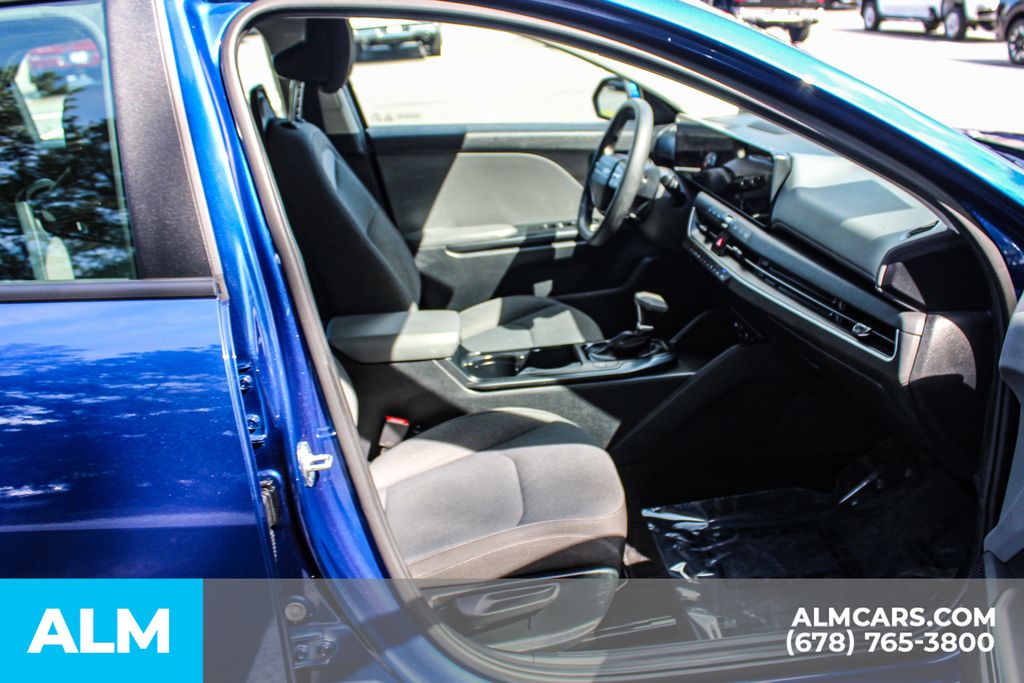 Used 2025 Blue Kia LXS image 21