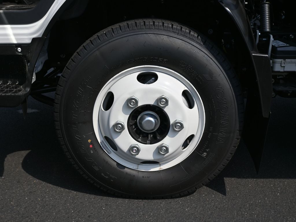 2024 Isuzu NPR HD 