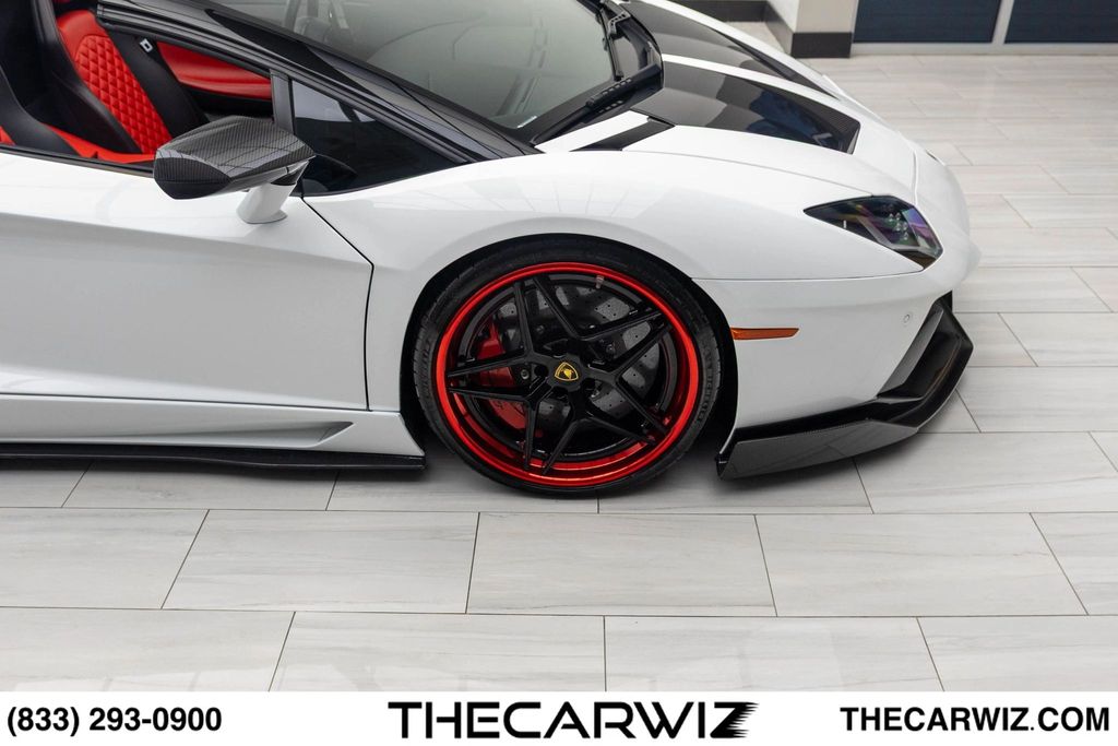 2017 Lamborghini Aventador Base - Photo 33