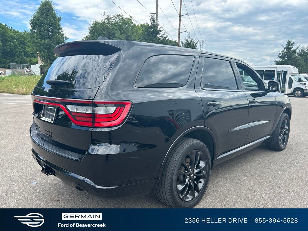 Used 2022 Black Dodge SXT image 8