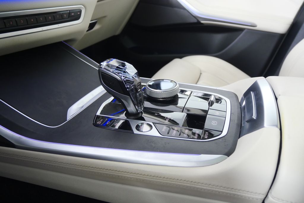 Thumbnail: 2022 BMW X7 - 26