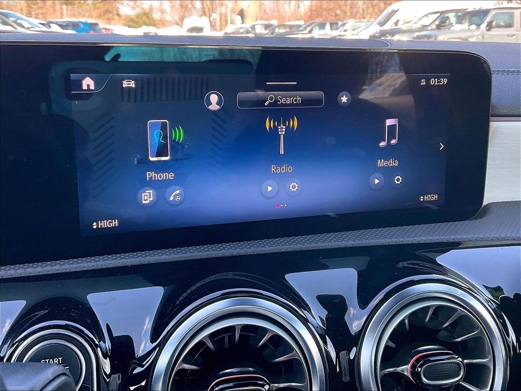 2025 Mercedes-Benz CLA — photo 18