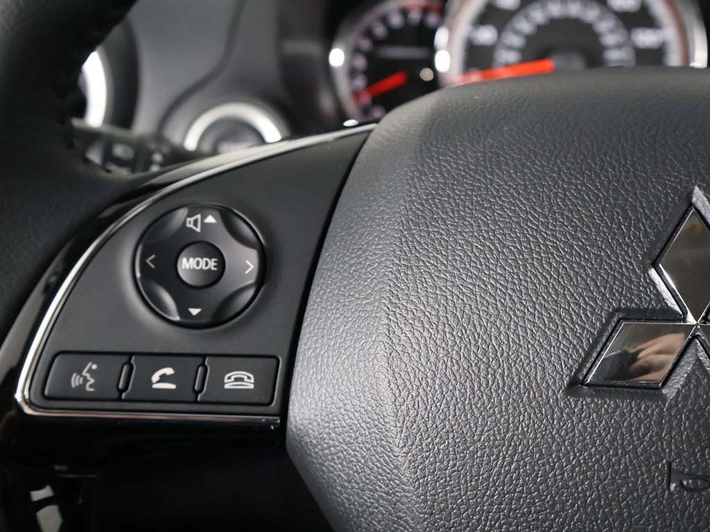 Used 2024 White Mitsubishi SE image 34