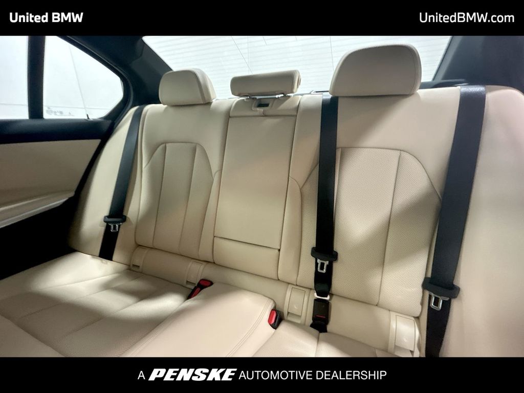 2025 BMW 3 Series 330i 21