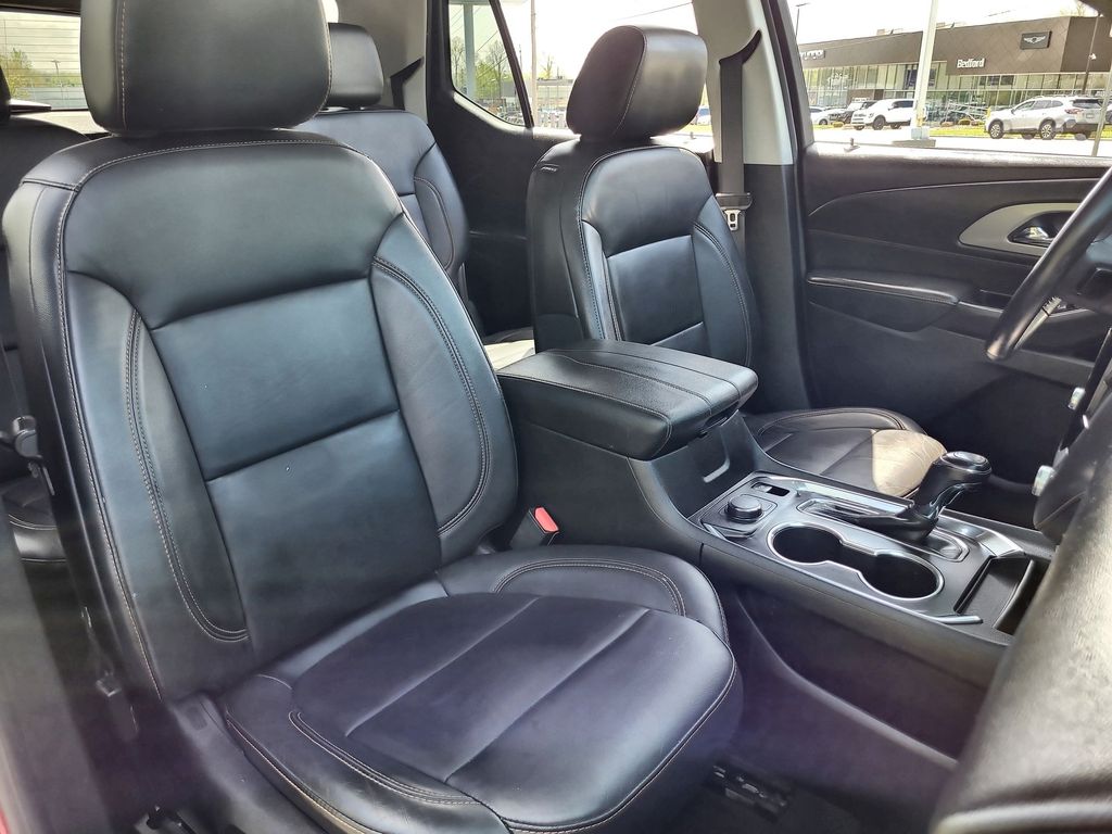 2018 Chevrolet Traverse LT 13