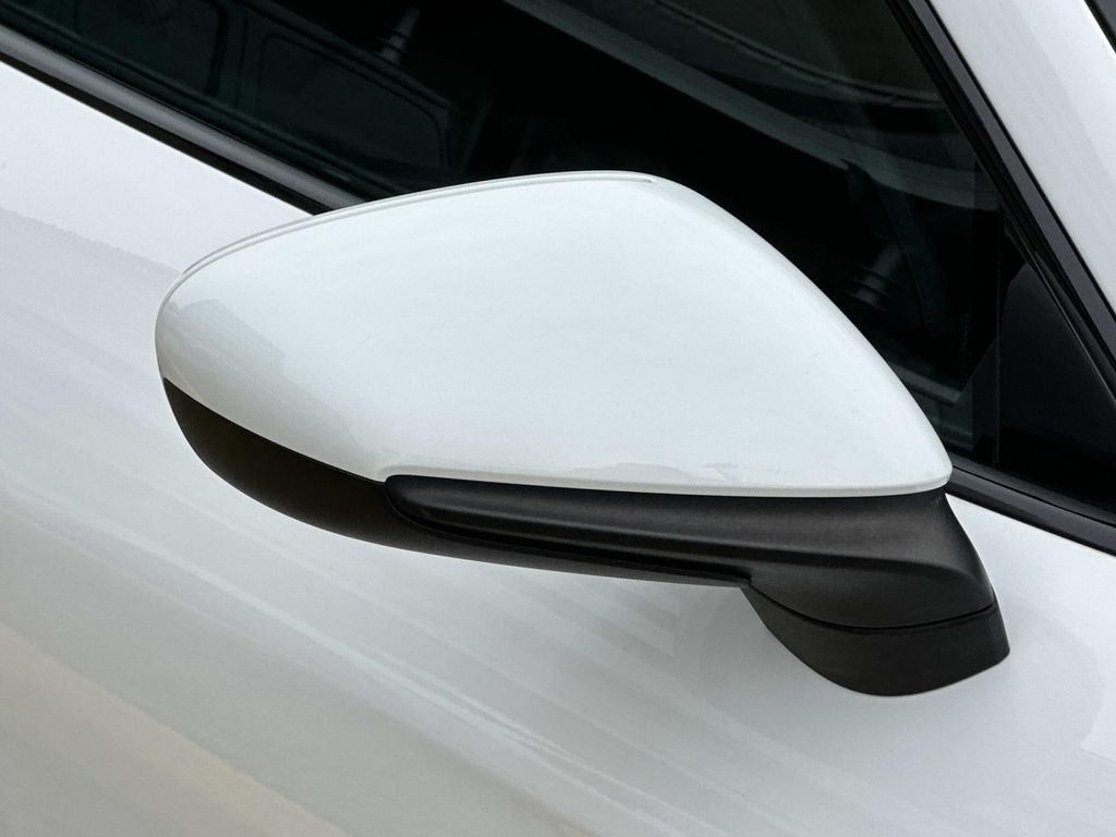 Thumbnail: 2021 Porsche Taycan - 6