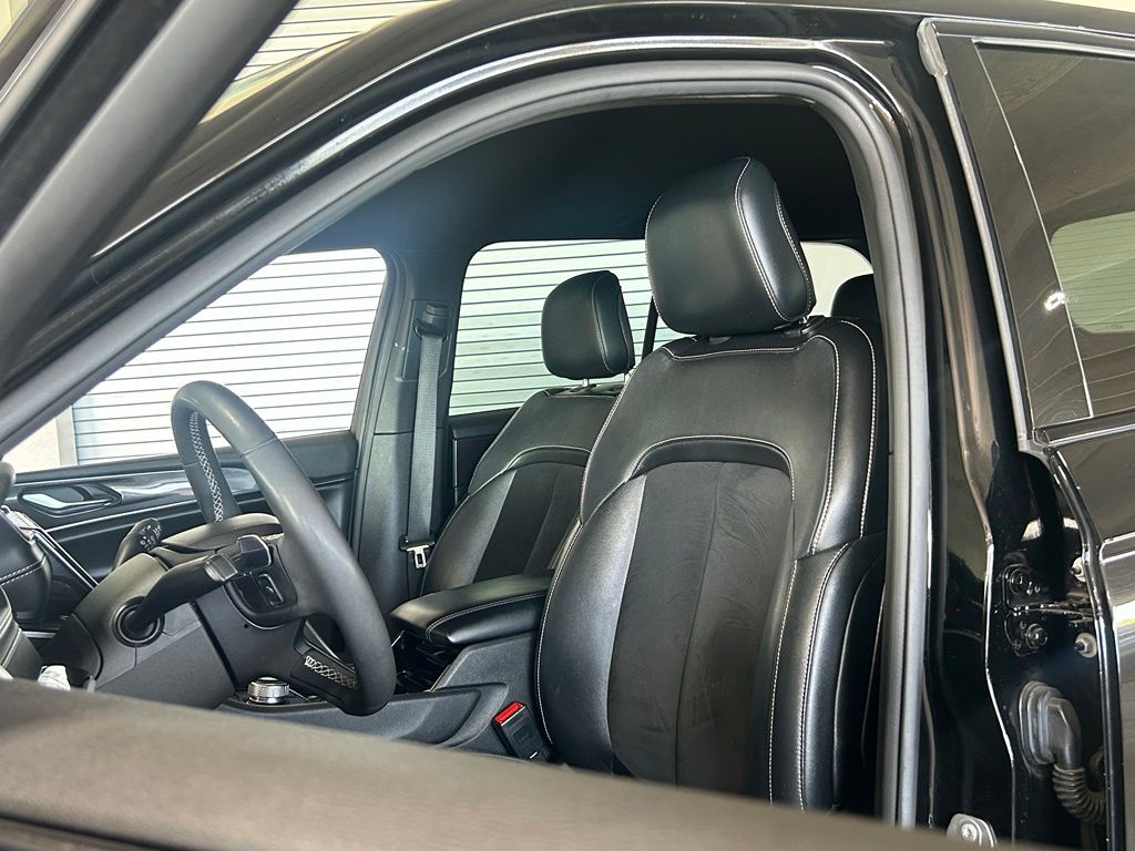 Used 2023 Diamond Black Crystal Pearlcoat Jeep Altitude image 15