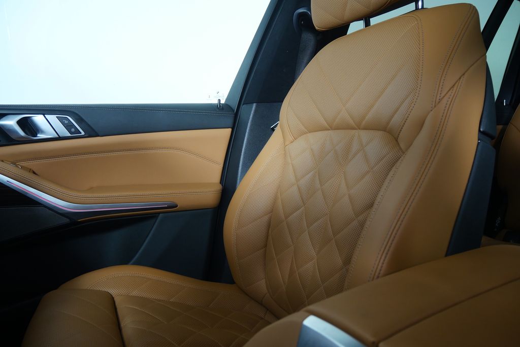 Thumbnail: 2024 BMW X7 - 20