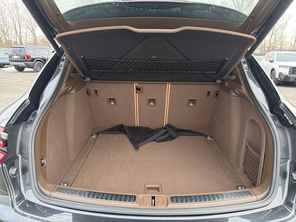 Thumbnail: 2017 Porsche Macan - 22