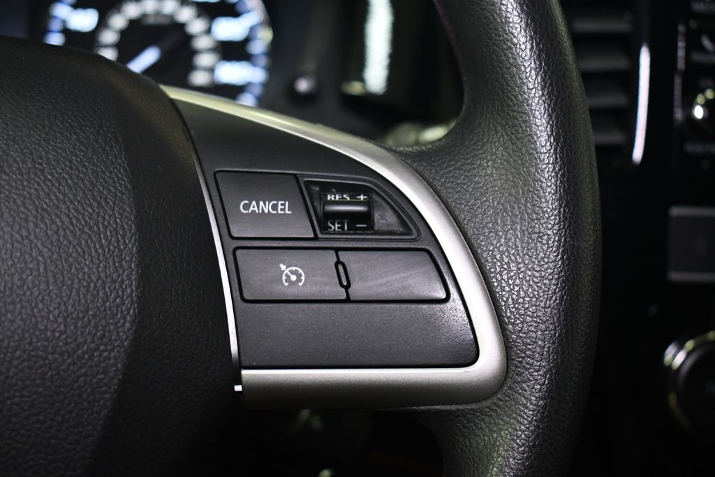 Thumbnail: 2019 Mitsubishi Outlander - 22