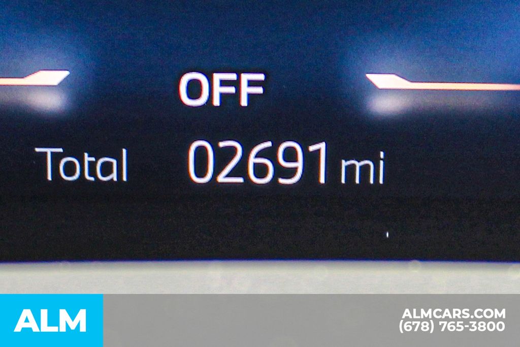 Used 2026 Black BMW sDrive40i image 43