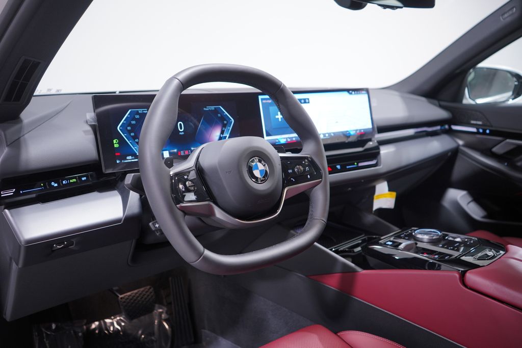 Thumbnail: 2025 BMW 5 Series - 6