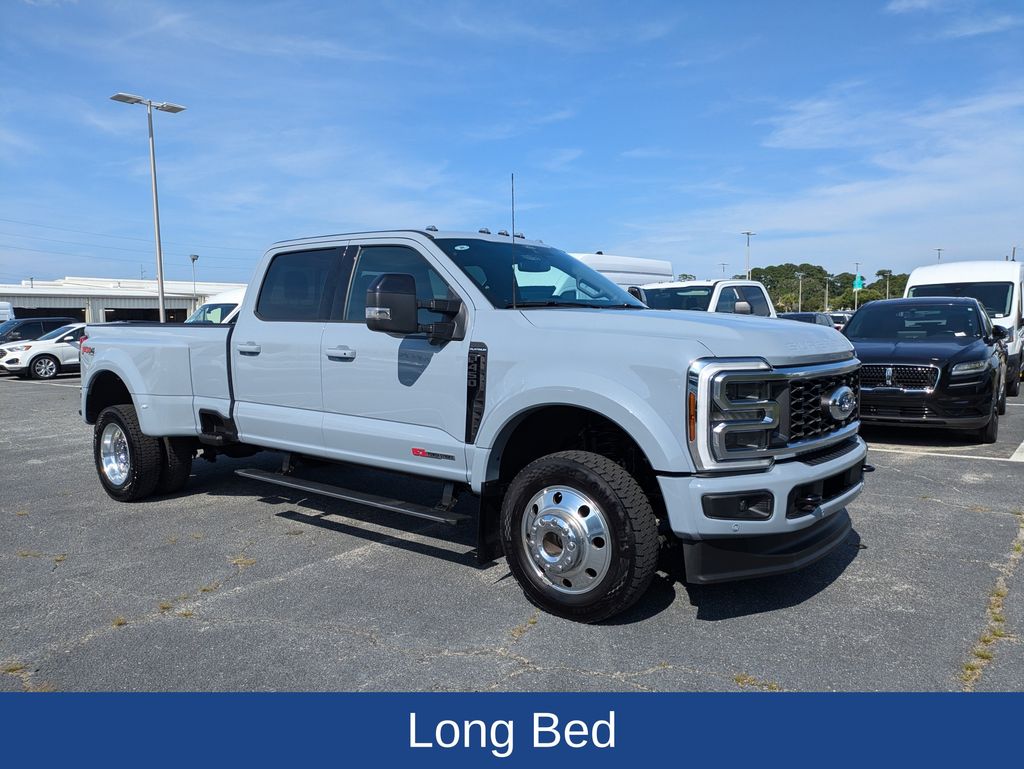 2026 Ford F-450 Super Duty Platinum