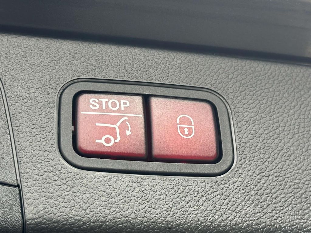 2022 Mercedes-Benz GLC 300 14