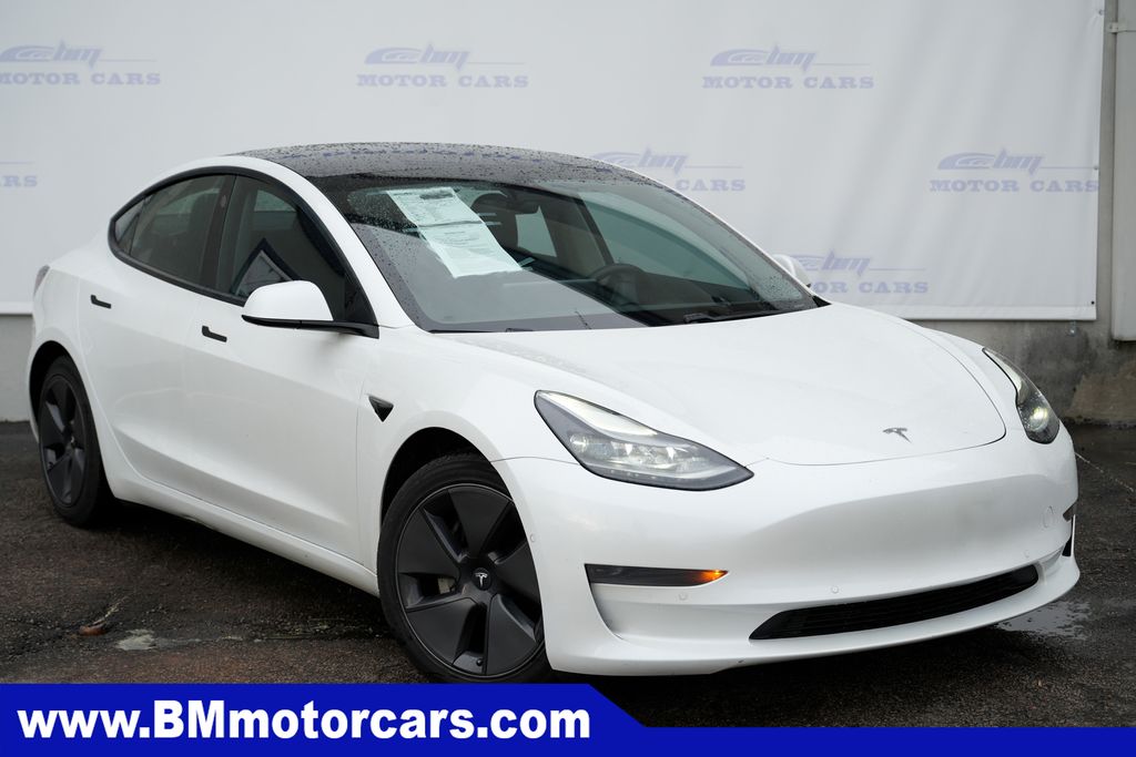 White 2021 Tesla Model 3 Standard Range Plus RWD Sedan Rear-Wheel Drive 1-Speed Automatic