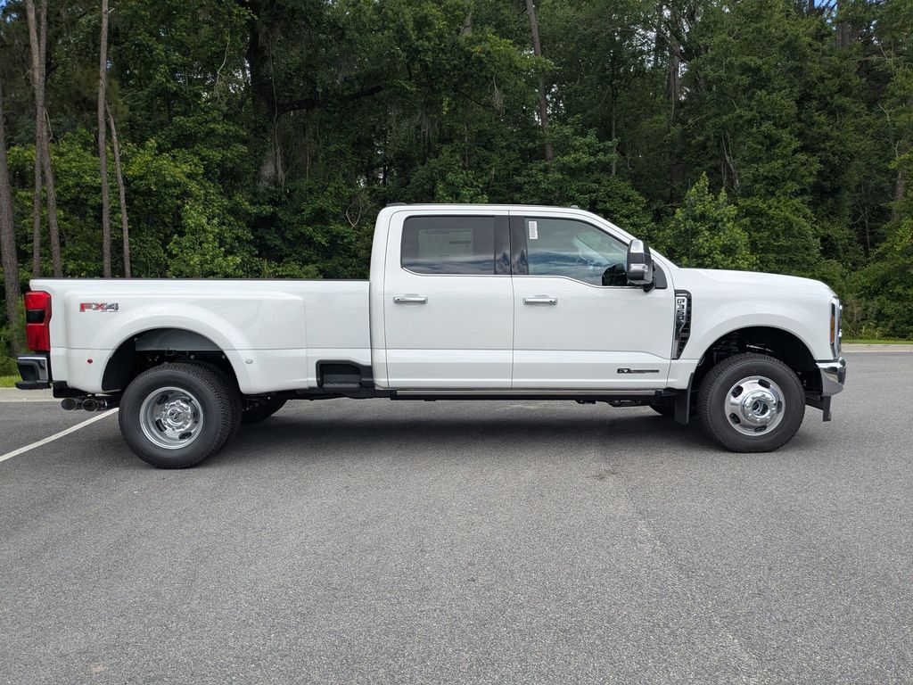 2026 Ford F-350 Super Duty LARIAT