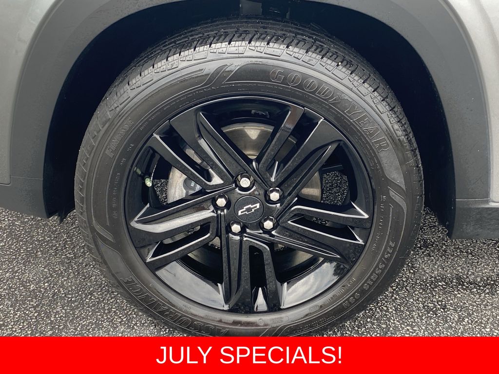 Used 2025 Chevrolet Trax SUV