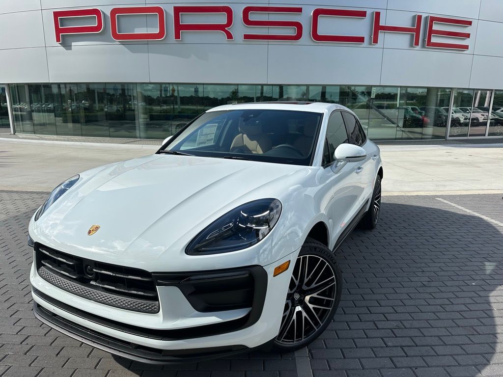 Thumbnail: 2025 Porsche Macan - 1