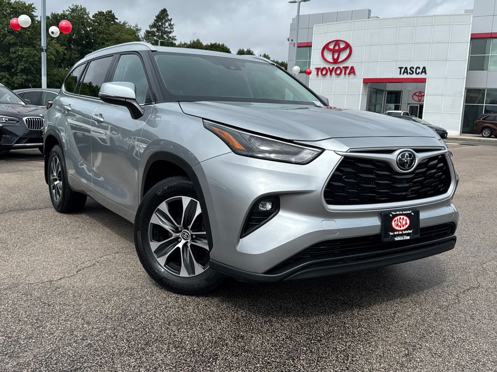 Celestial Silver Metallic 2025 Toyota Highlander SUV / Crossover All-Wheel Drive 8-Speed Automatic