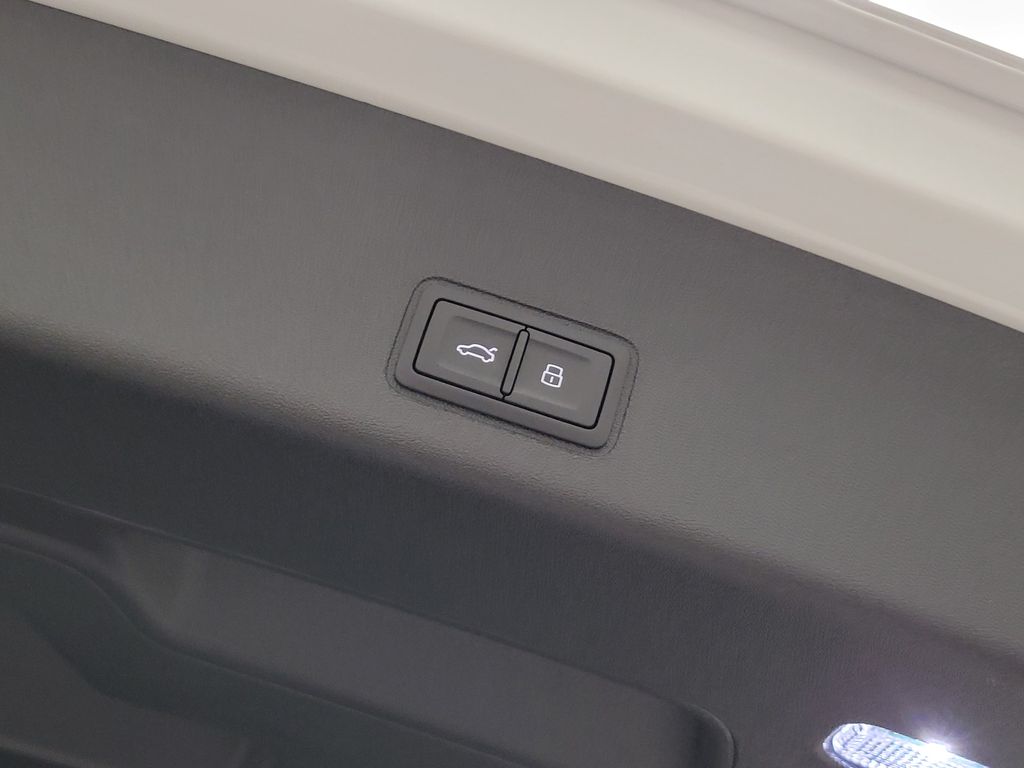 Thumbnail: 2026 Audi Q3 - 11