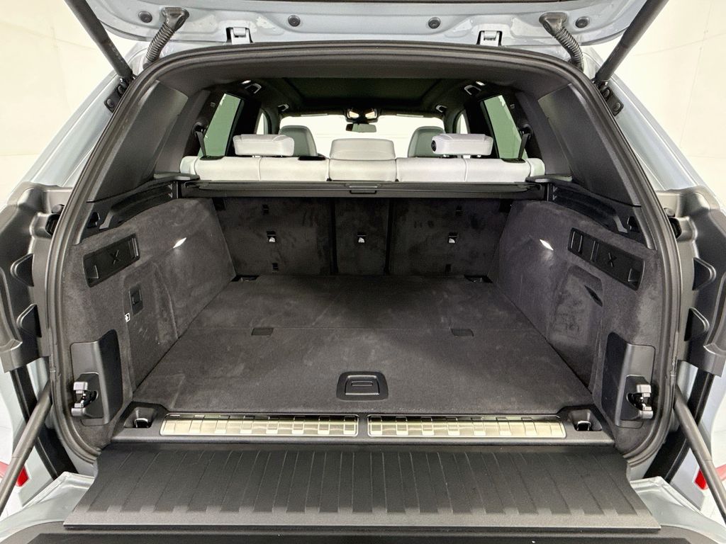 Thumbnail: 2026 BMW X5 - 27